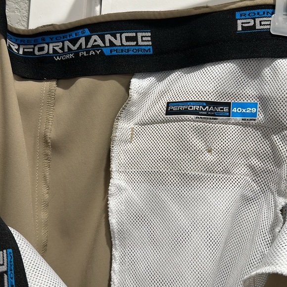 Men’s Roundtree and York Performance Pants 40x29 - Picture 2 of 3